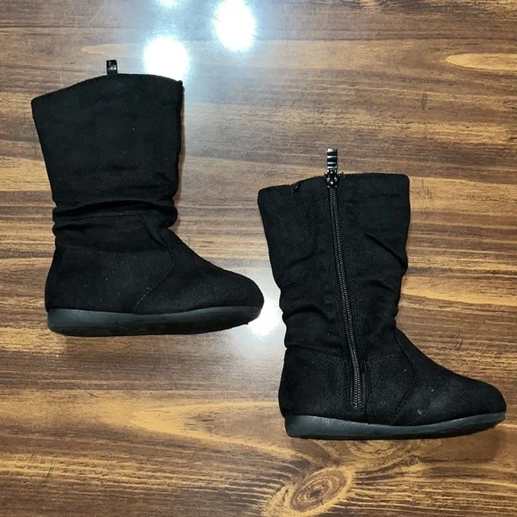 Boot bundle- 2 pair size 6 toddler - Picture 10 of 15